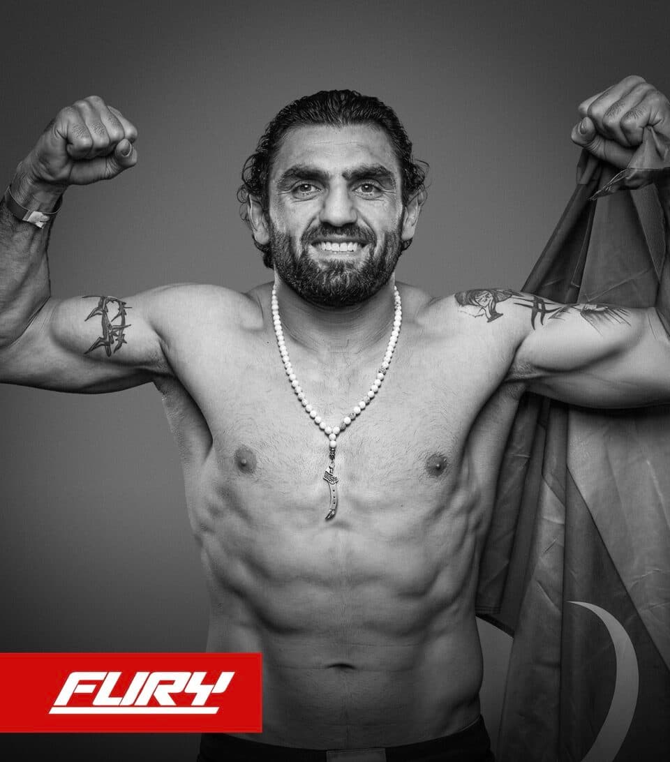 Huseyn Aliev, Pro MMA fighter at Kaizen MMA